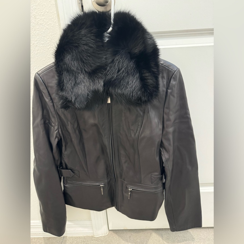 Anne klein jacket siz small real leather her and fox fur